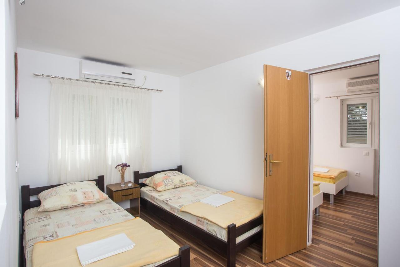 מליני Apartments Djurkovic מראה חיצוני תמונה