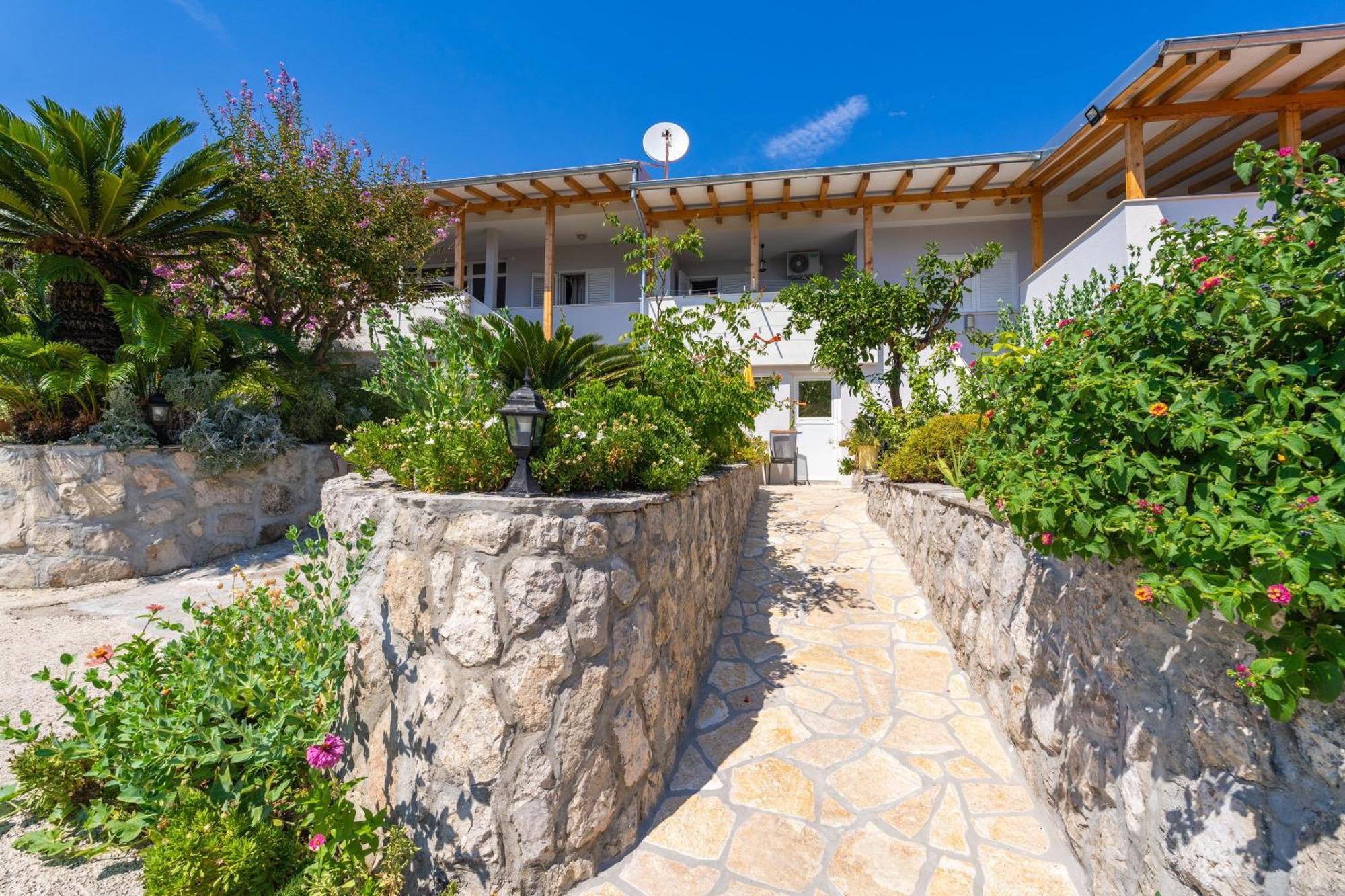 מליני Apartments Djurkovic מראה חיצוני תמונה